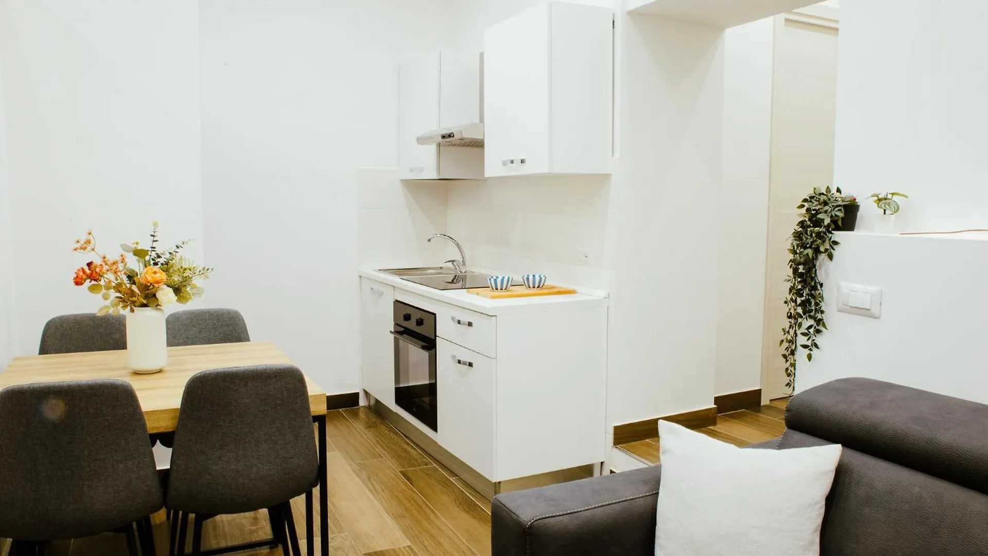 Chiaia Exclusive Apartment Naples Italy